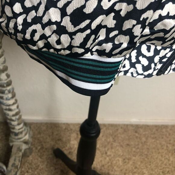 NEW Kori America Silky Black and White Animal Print Bomber Style Jacket NWT - Picture 6 of 15